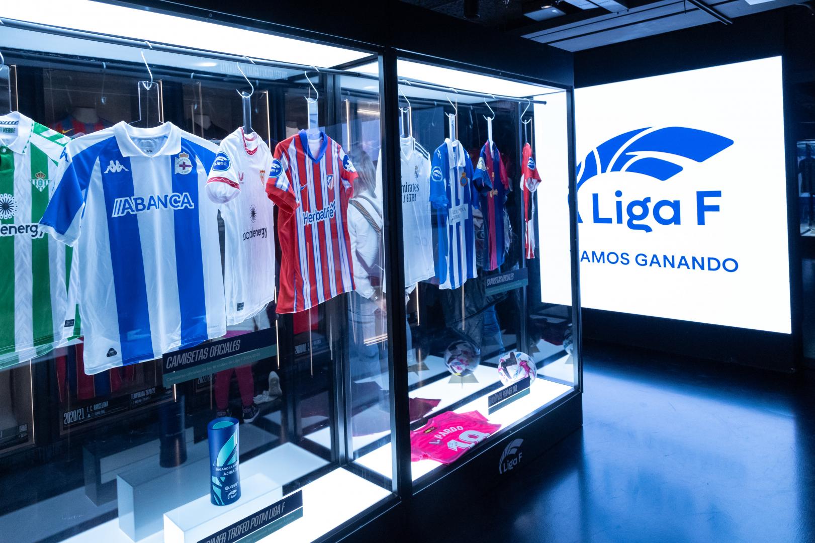 inauguracion-del-espacio-de-liga-f-en-el-museo-legends